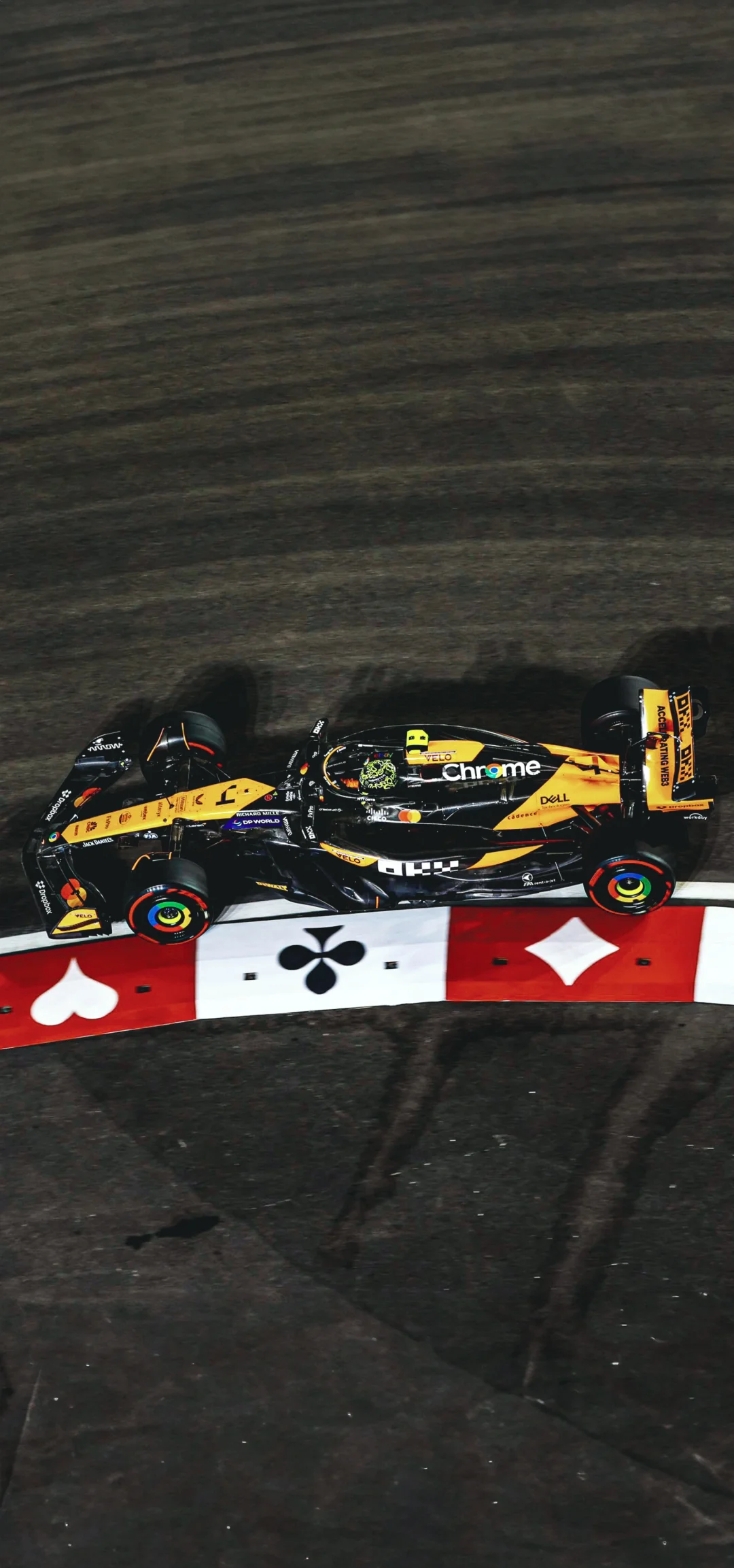 华体会网址-哈斯车队力克梅赛德斯，塞恩斯惊艳四座